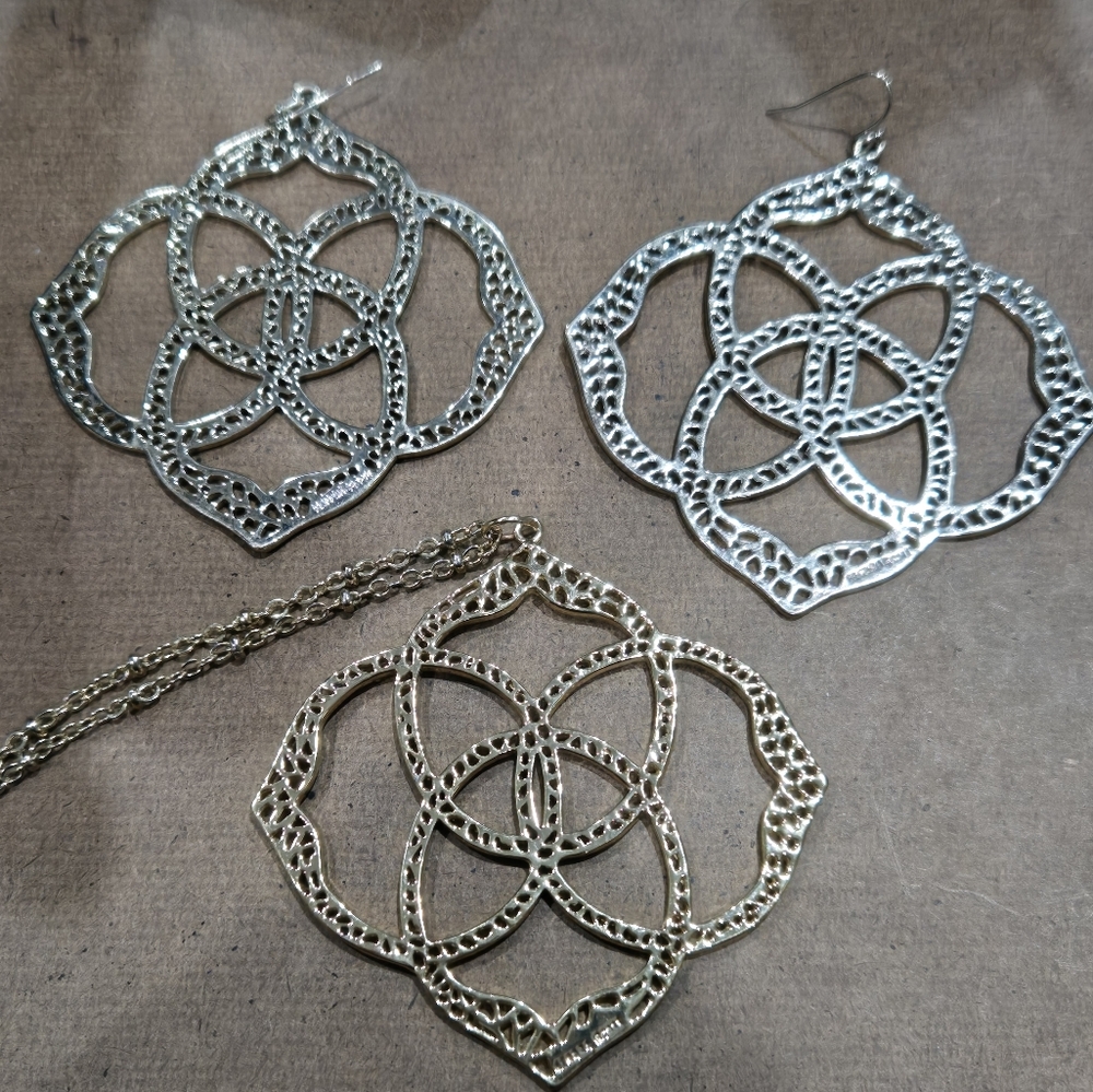 Vintage betty and earrings